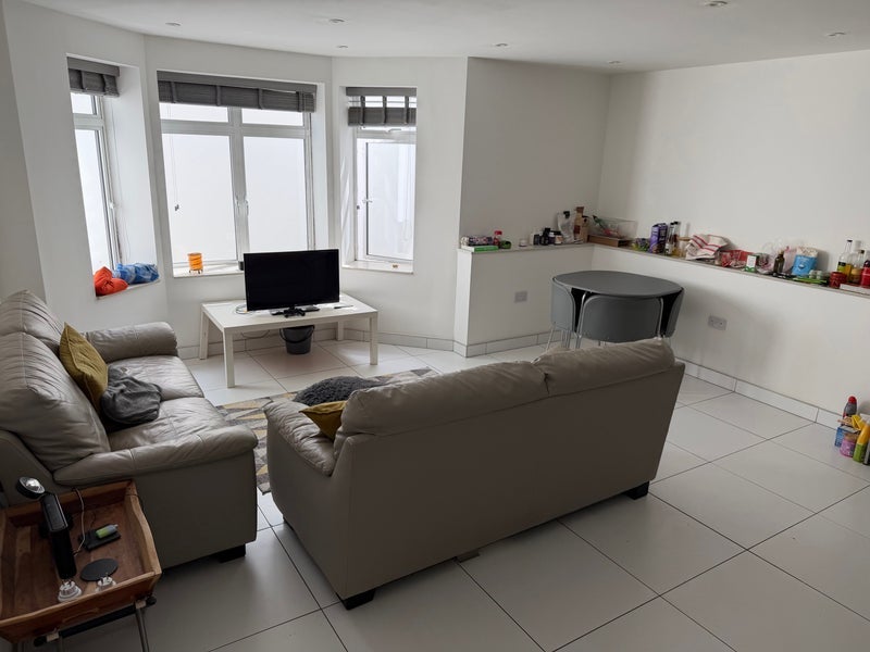 Room Farnan Road in Greater London