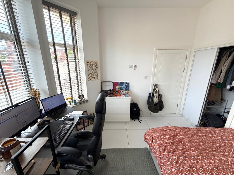 Room Farnan Road in Greater London