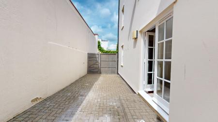Flat Russell Mews in Brighton