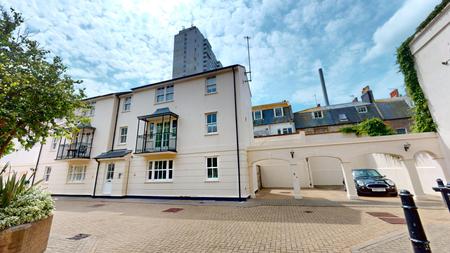 Flat Russell Mews in Brighton
