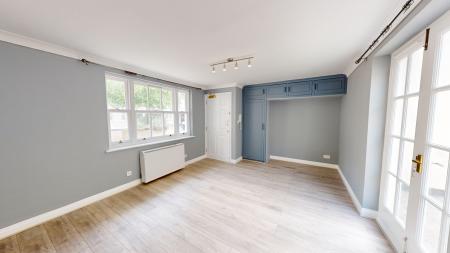 Flat Russell Mews in Brighton