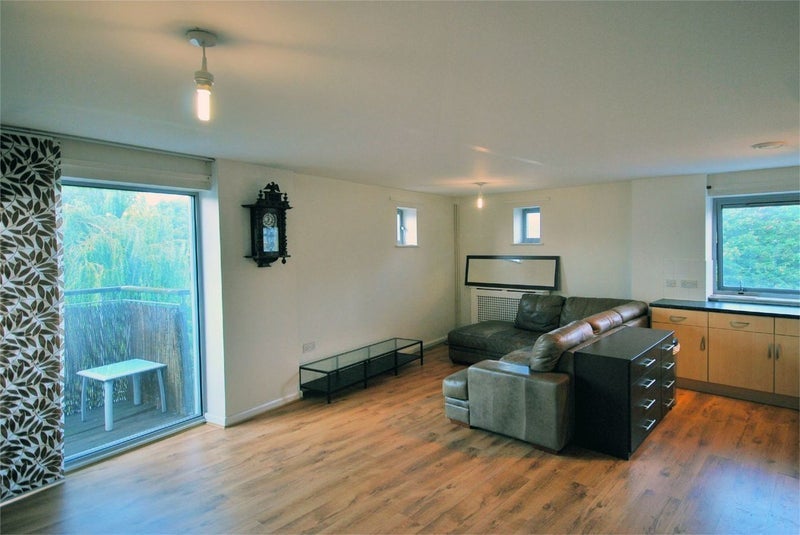 Flat Fairhazel Gardens in Greater London