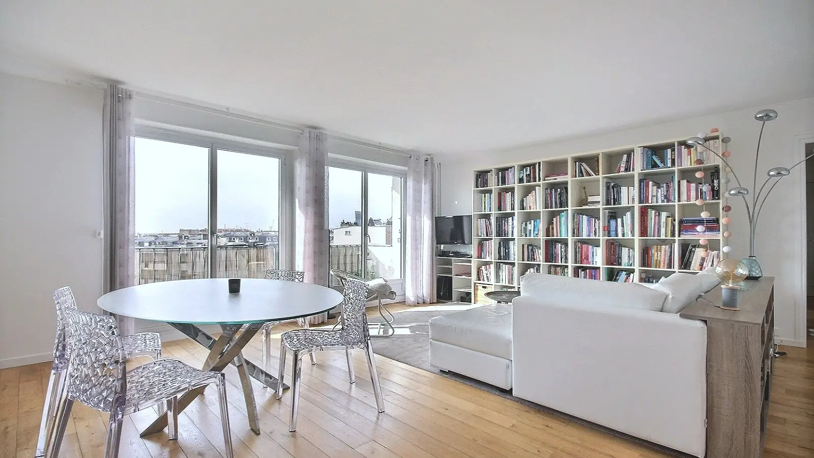 Flat Rue Sidi Brahim in Paris