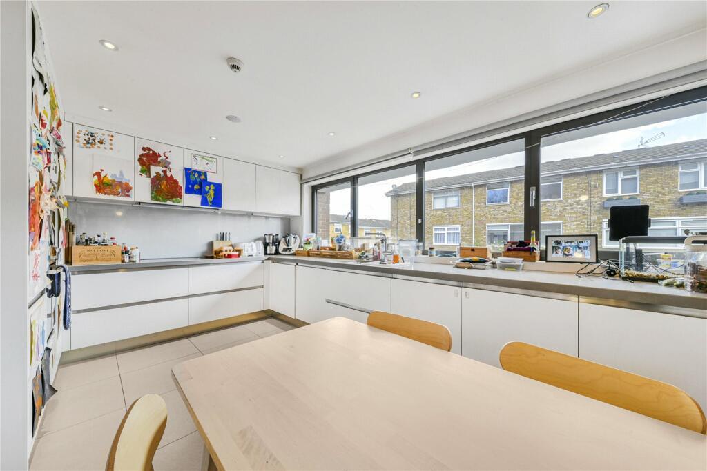 House Meadowbank in Greater London