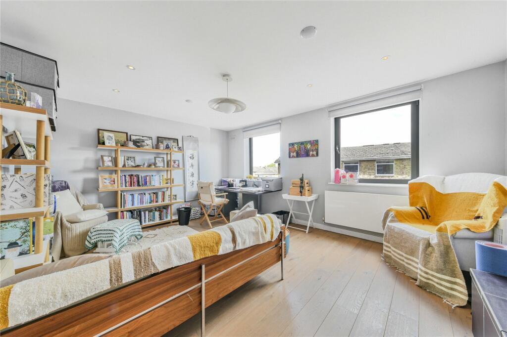 House Meadowbank in Greater London