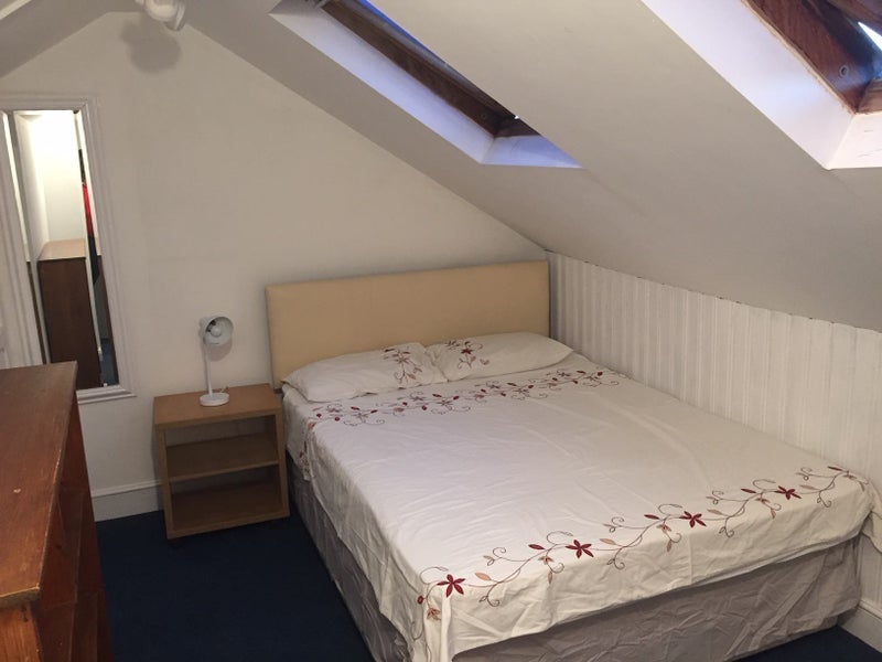 Room Clare Road in Maidenhead