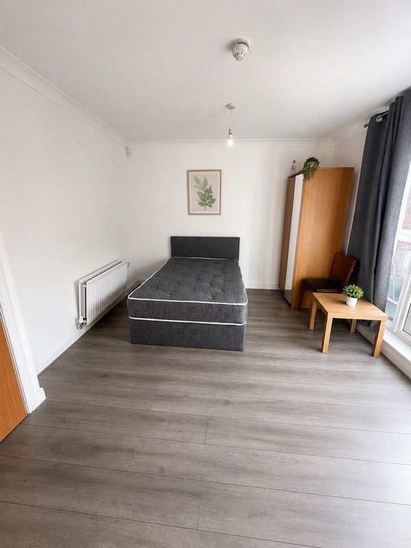 Room Pickering Street in Manchester