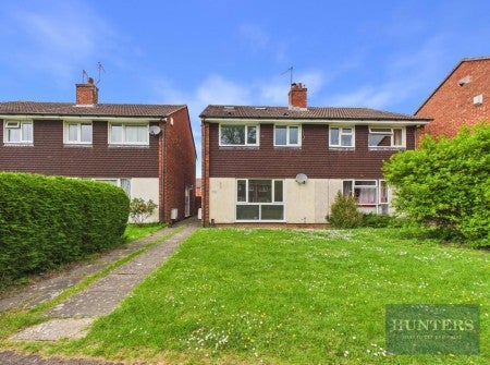House Broad Oak Way in Cheltenham