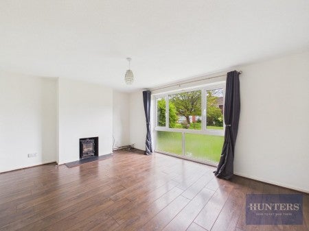 House Broad Oak Way in Cheltenham