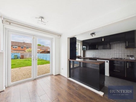 House Broad Oak Way in Cheltenham