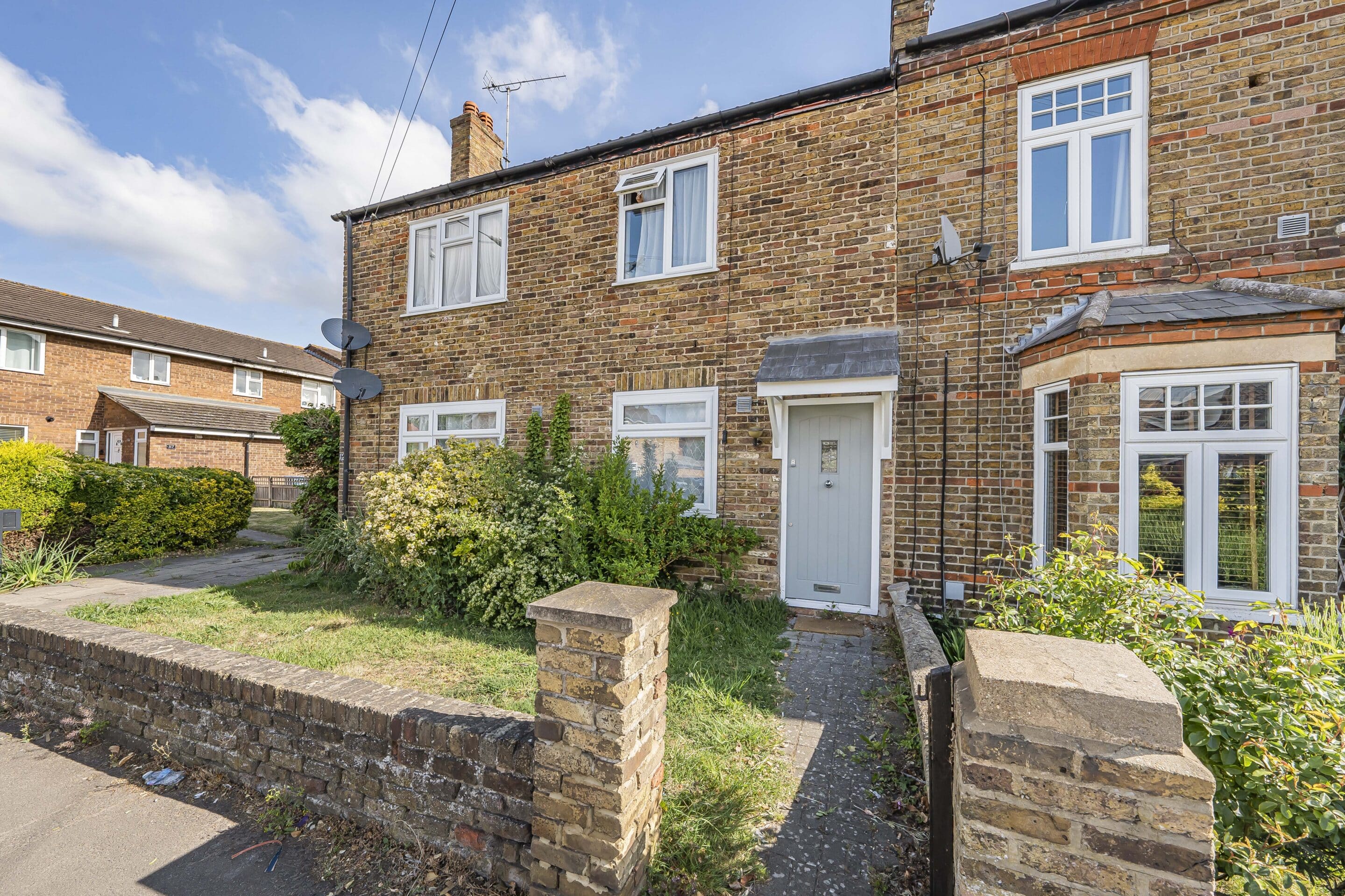Flat Cobb Close in Datchet