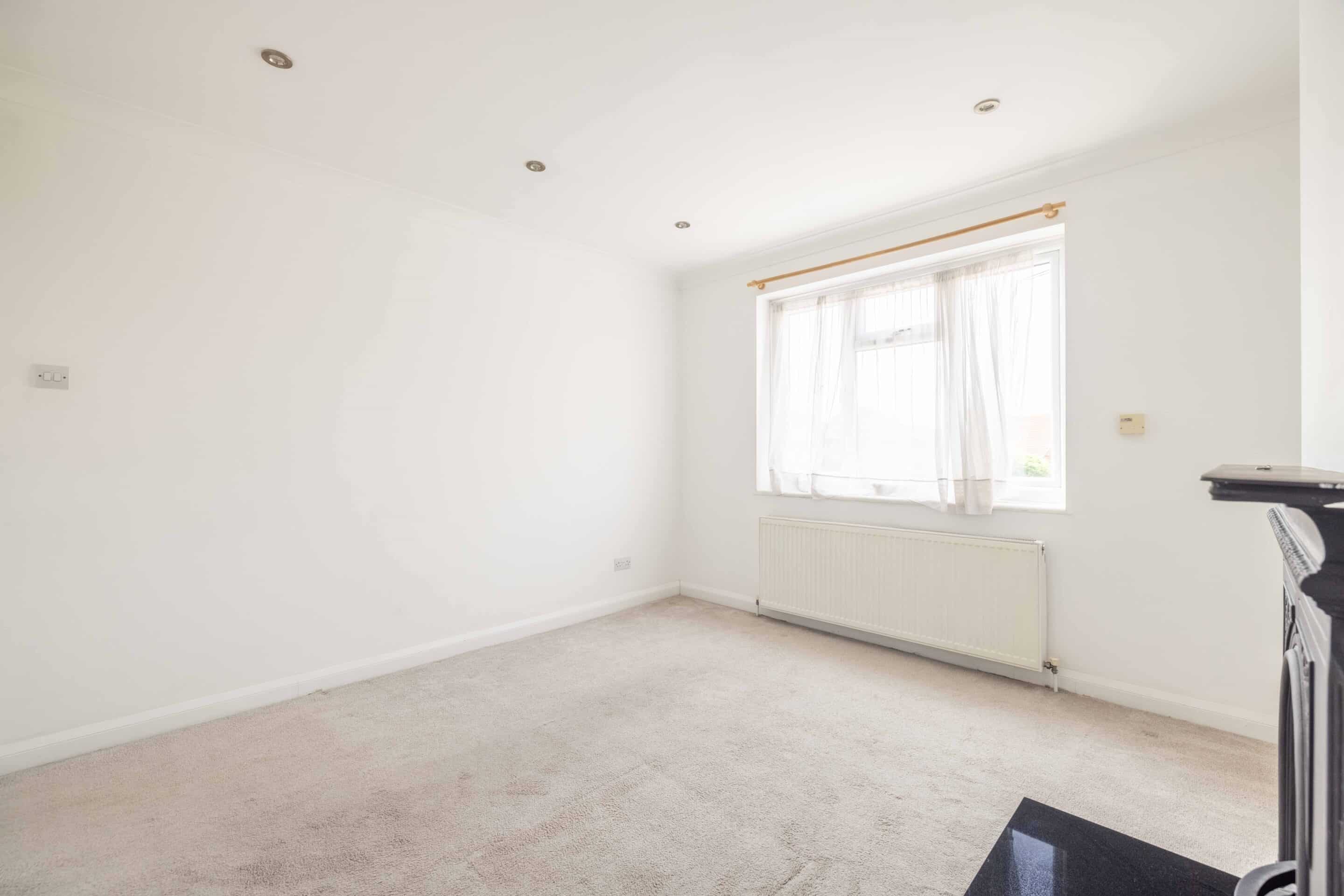 Flat Cobb Close in Datchet