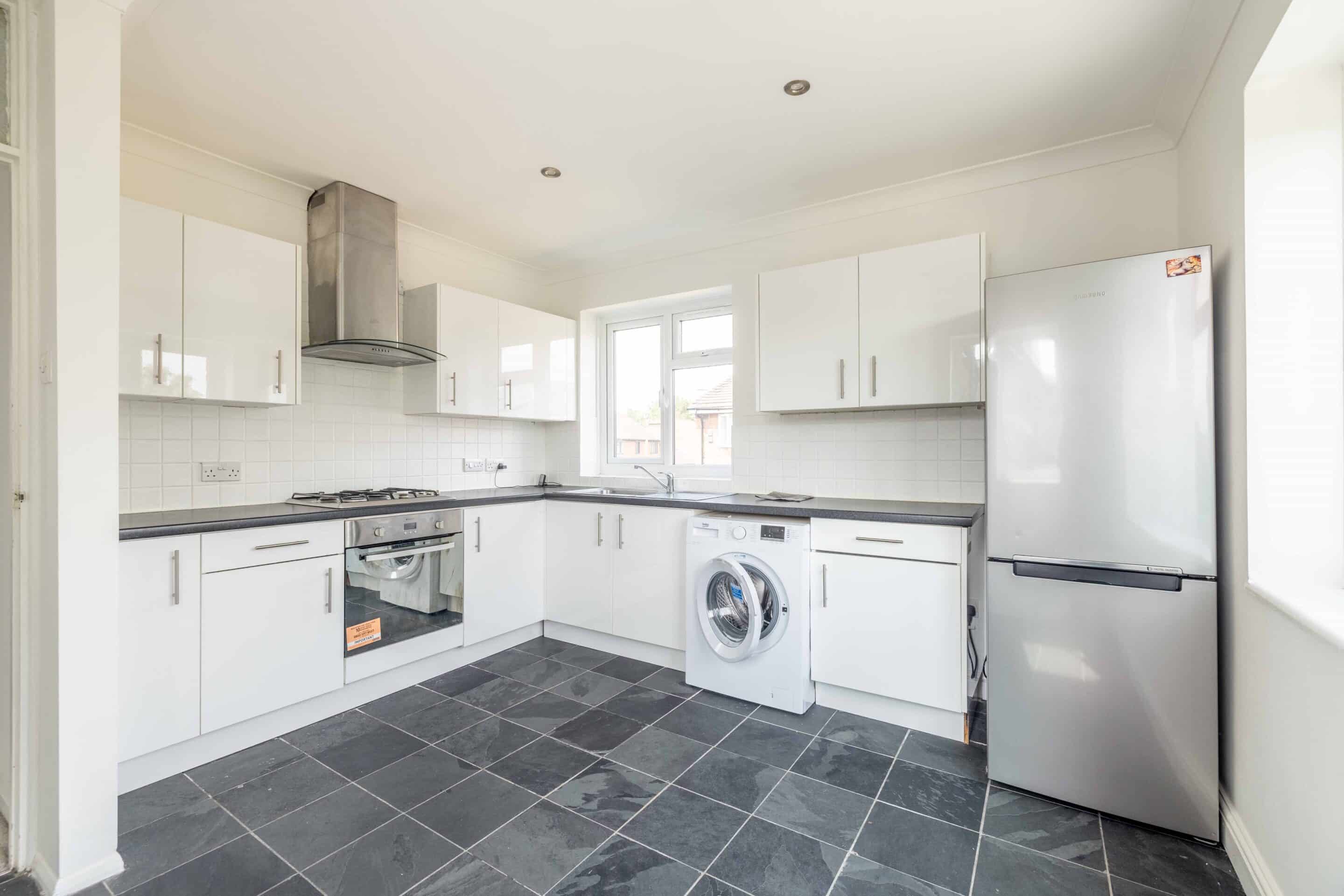 Flat Cobb Close in Datchet