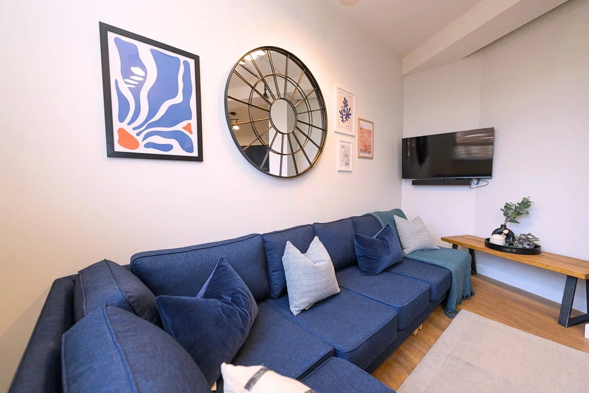 Flat Grosvenor Road in Greater London