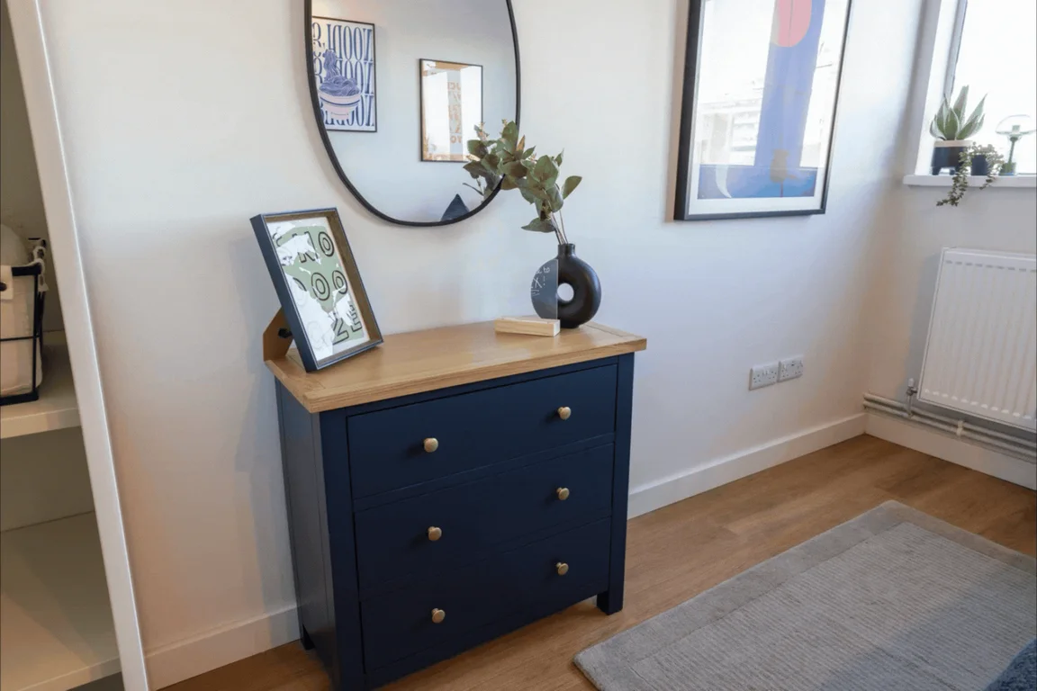 Flat Grosvenor Road in Greater London