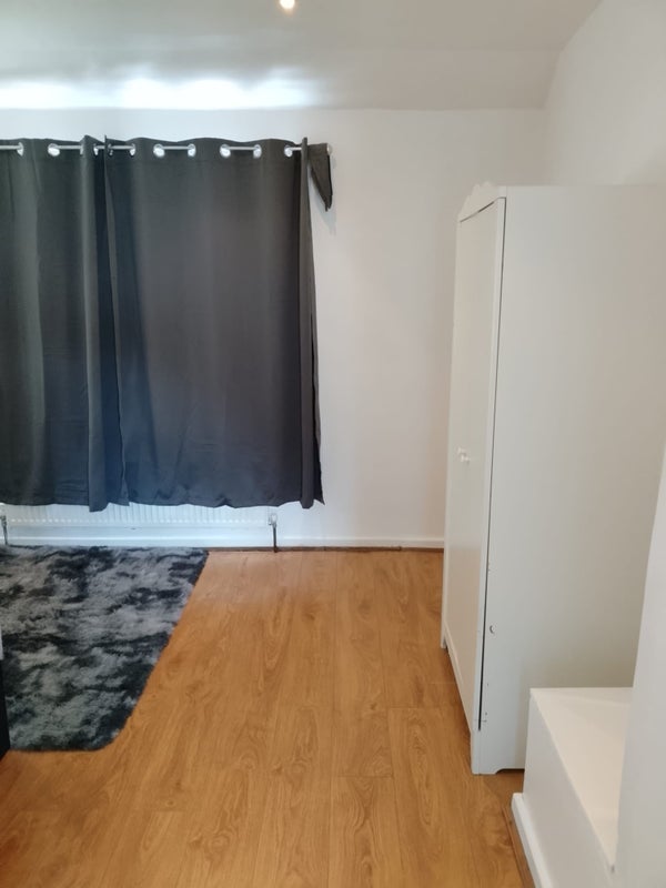 Room Heathfield Vale in Greater London