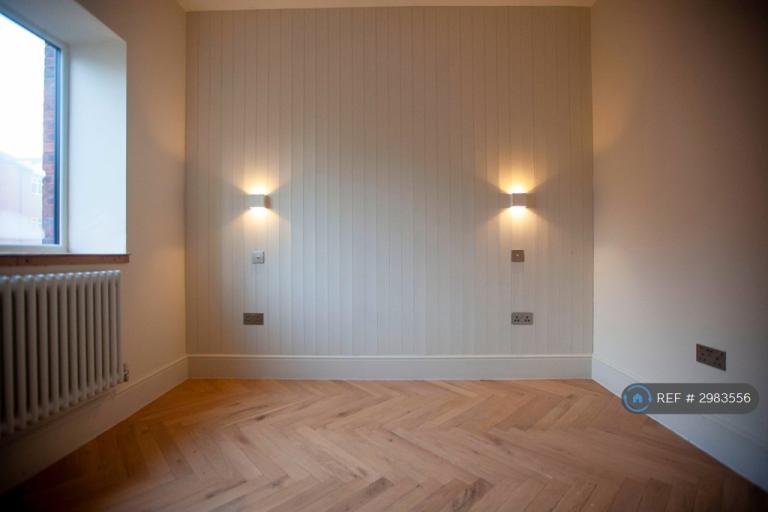 Flat Wilbraham Road in Manchester