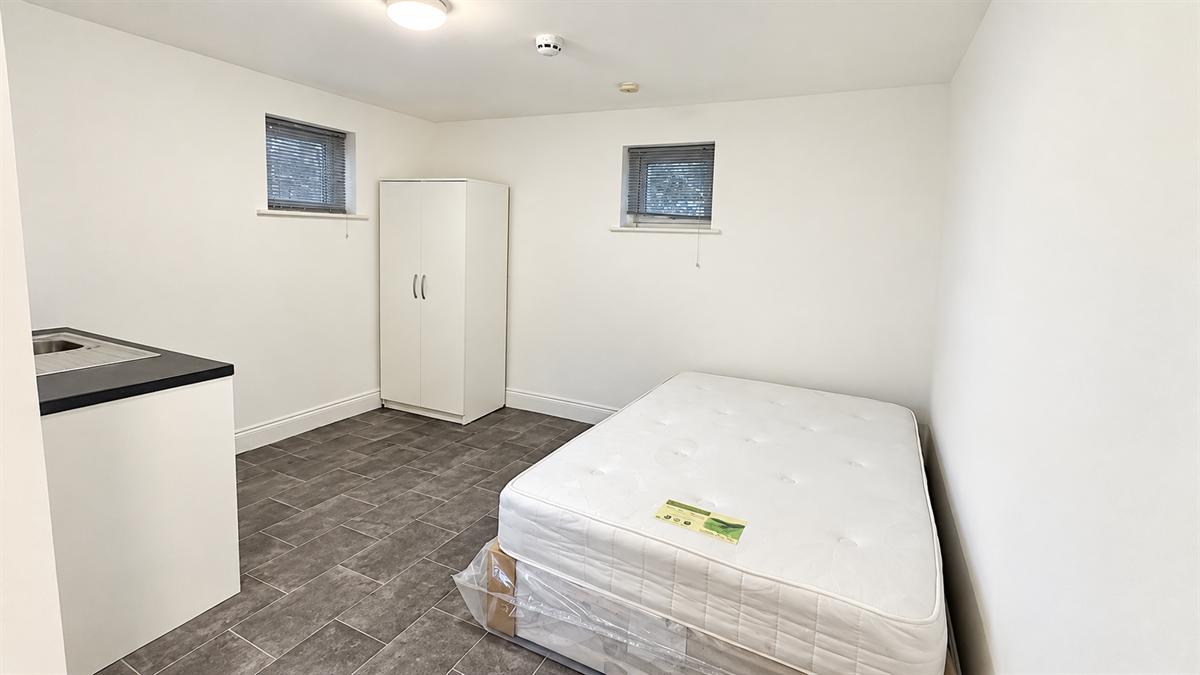 Room Brickfield Road in Greater London