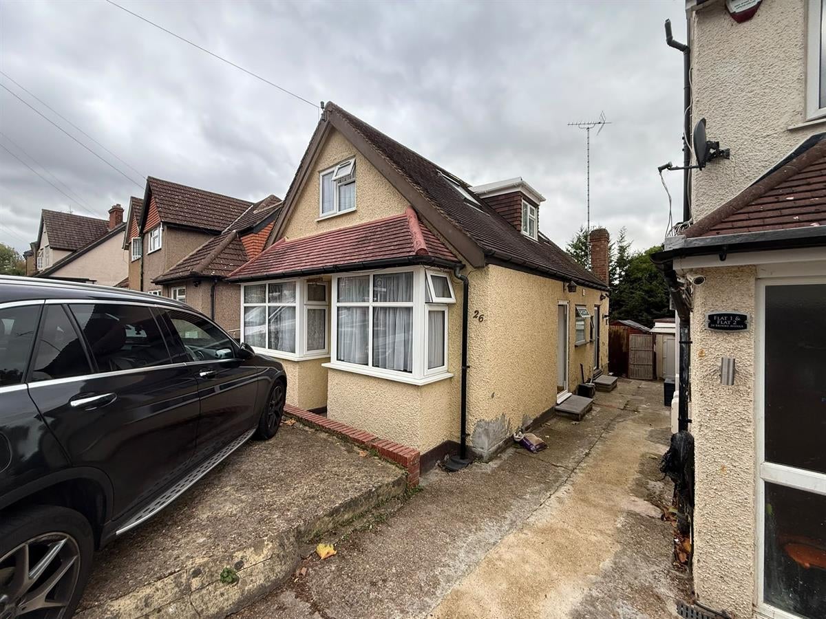 House Brooke Avenue in Greater London