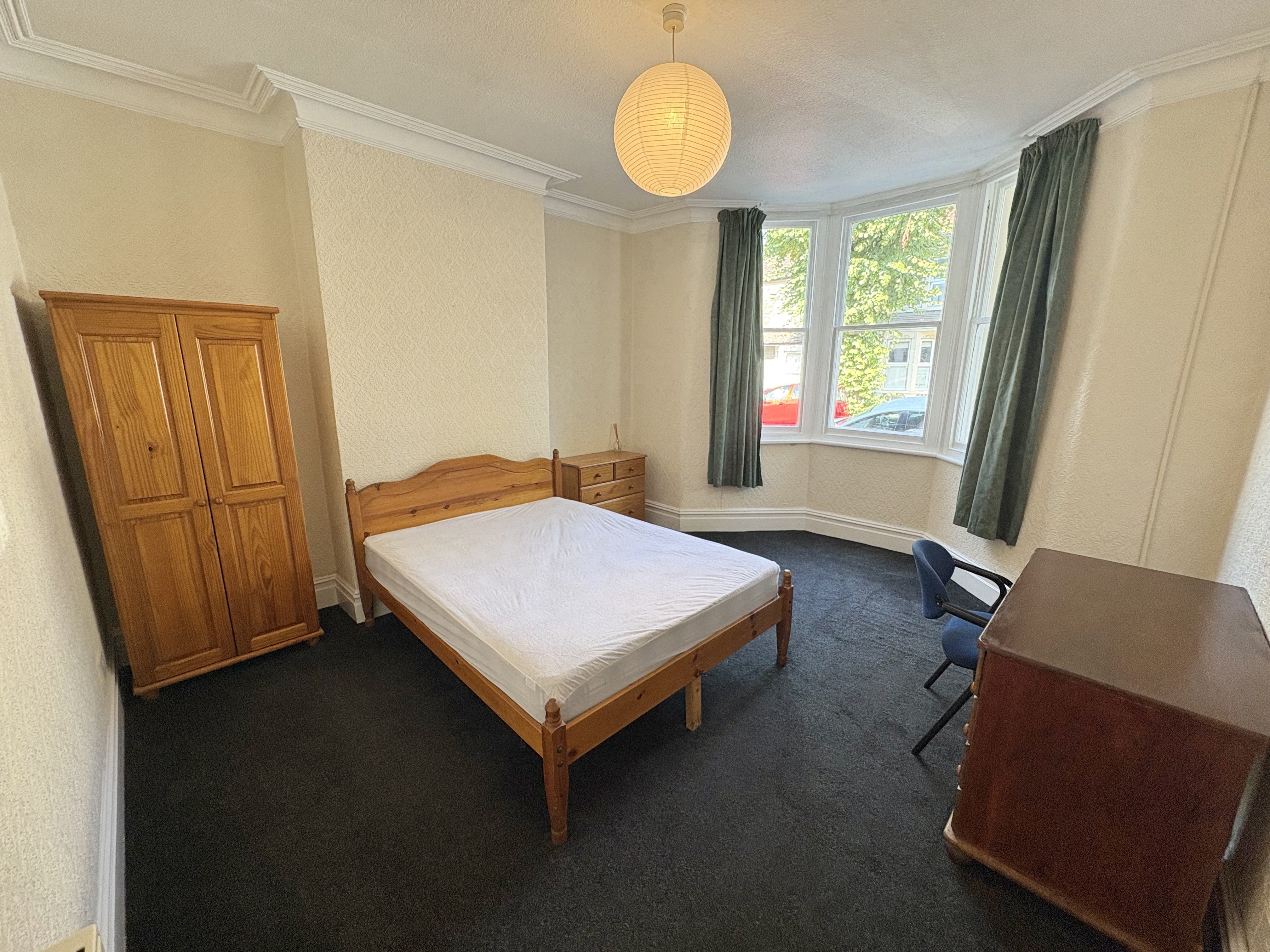 Room Stanbury Avenue in Bristol