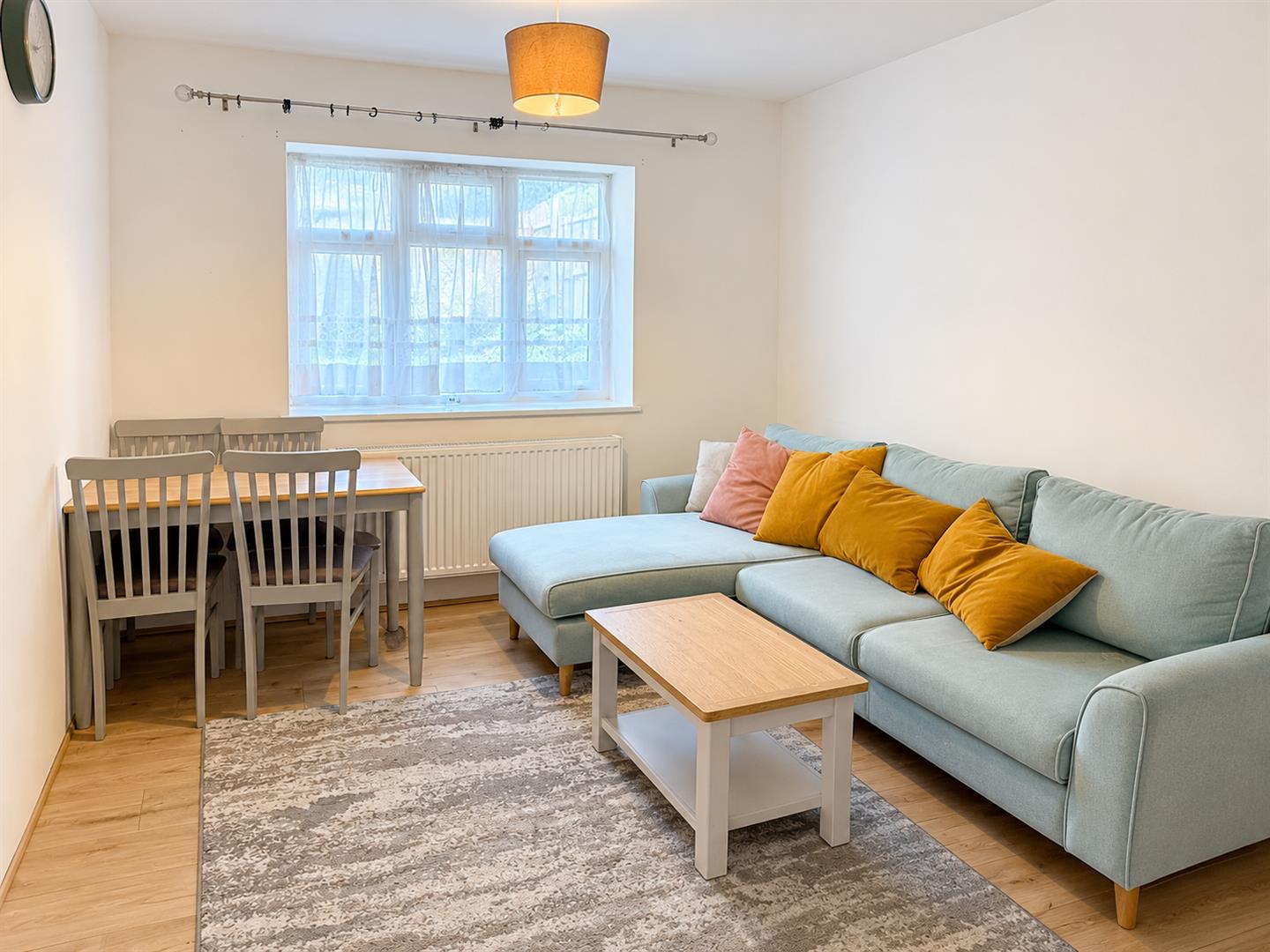 Flat Watling Avenue in Greater London