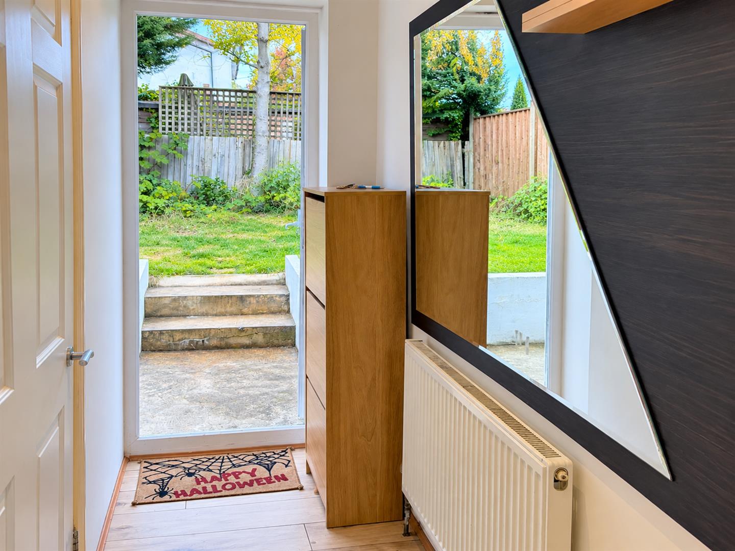 Flat Watling Avenue in Greater London