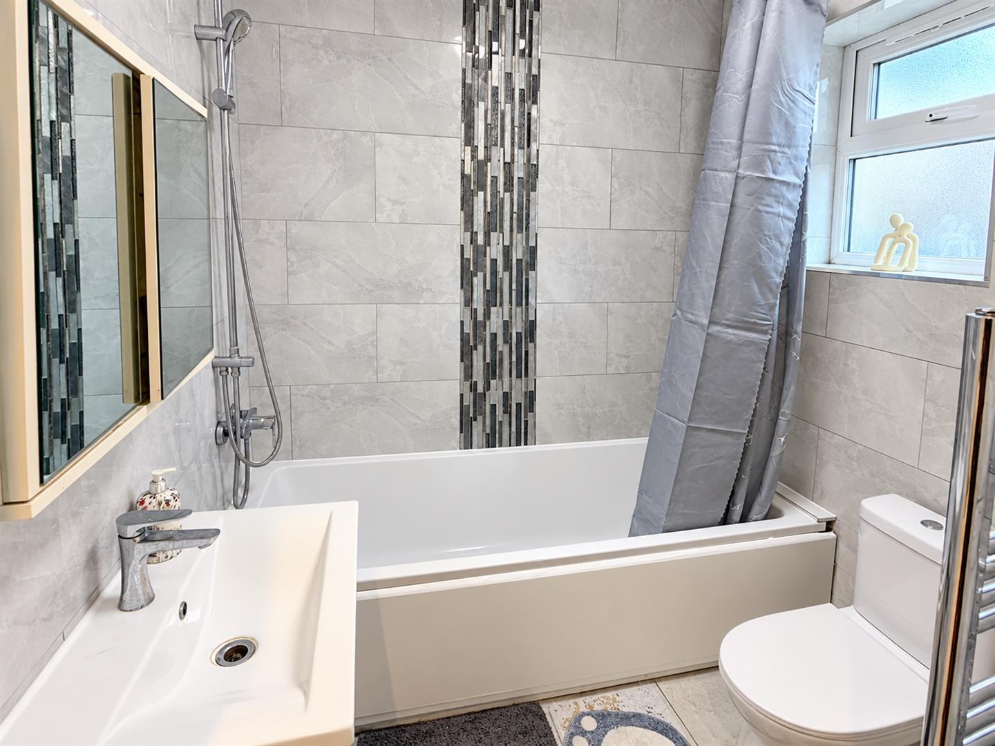 Flat Watling Avenue in Greater London
