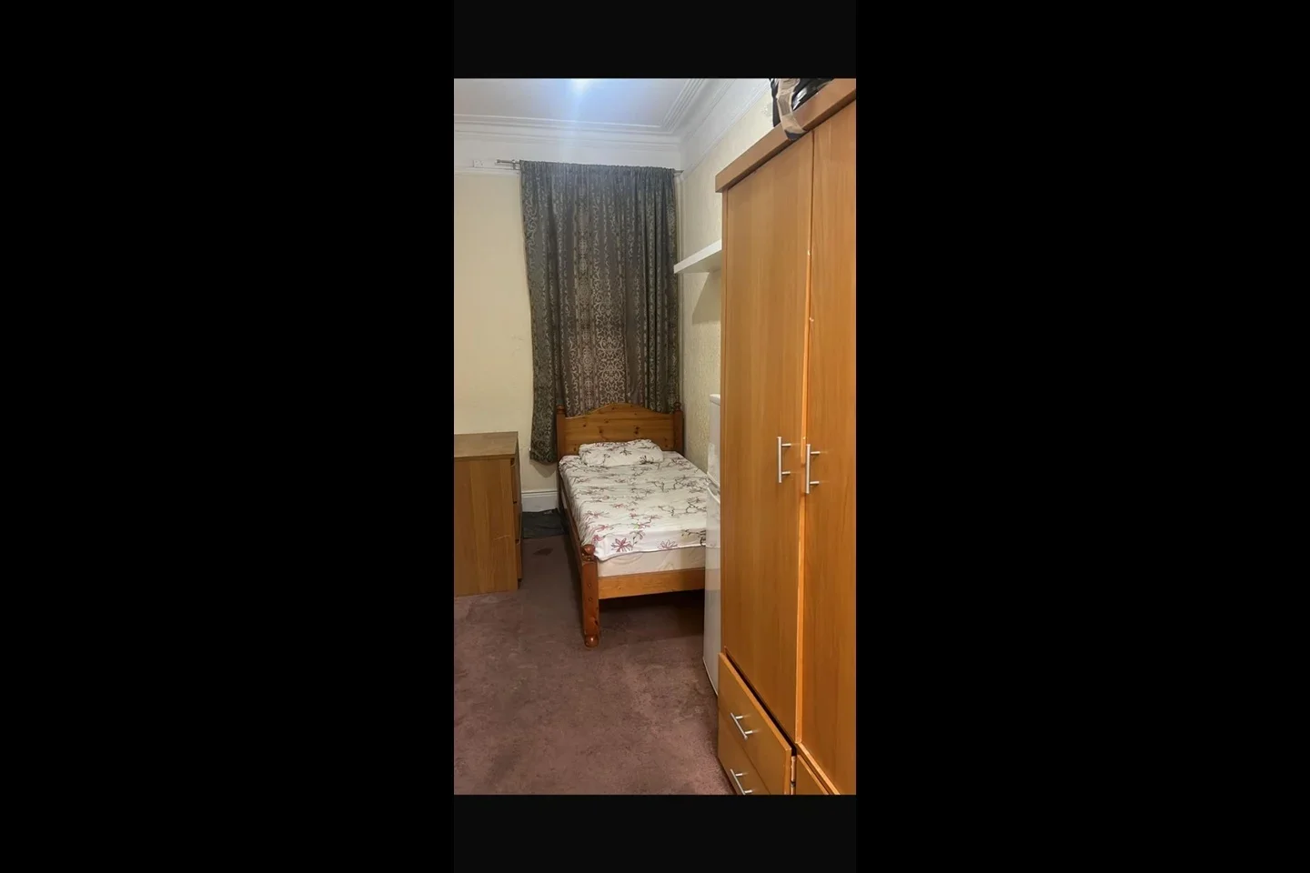 Room Sellons Avenue in Greater London