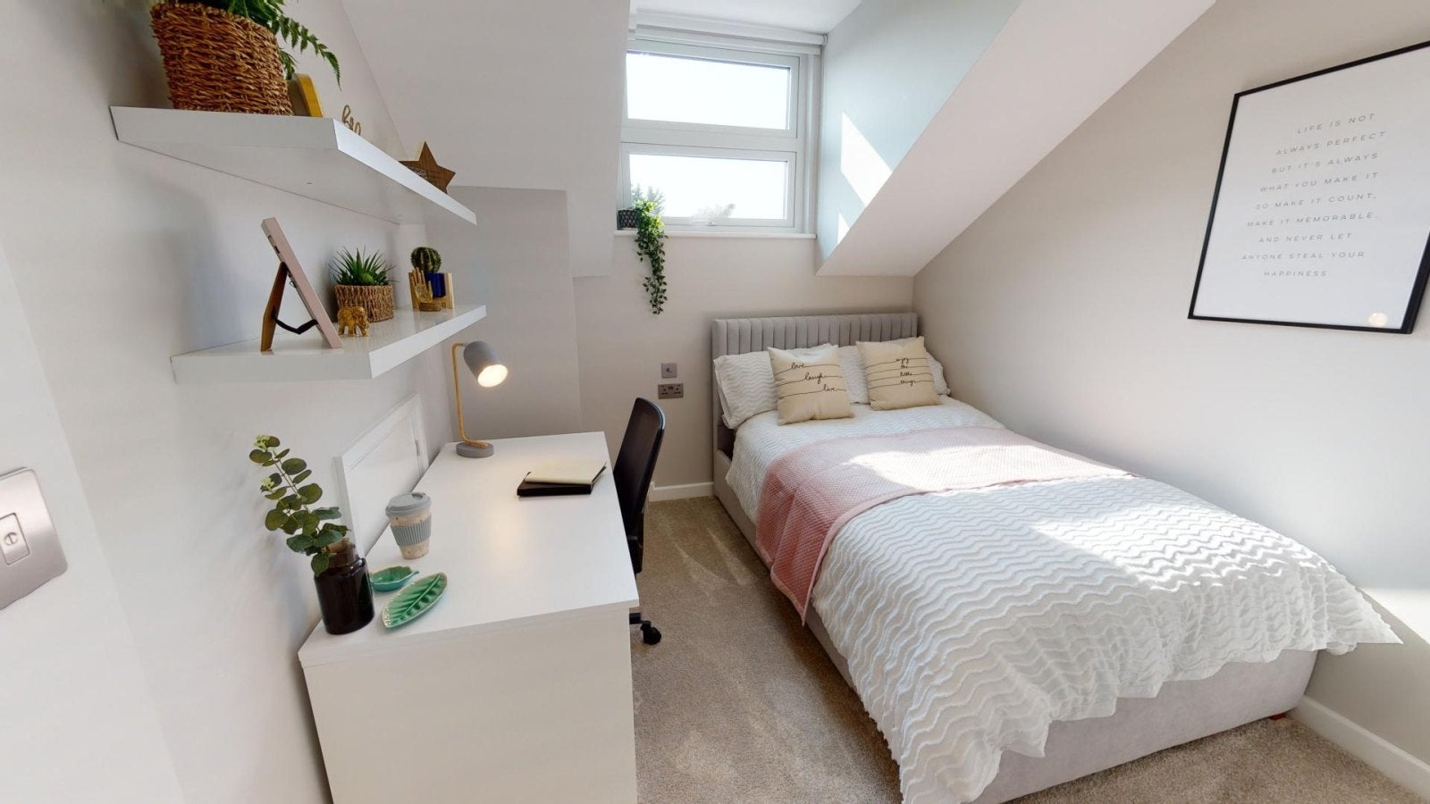 Room Heeley Road in Birmingham