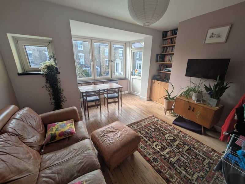 Room Forest Road in Greater London
