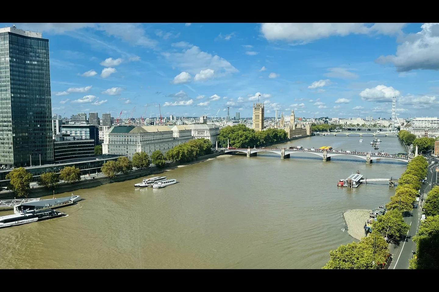 Flat Albert Embankment in Greater London