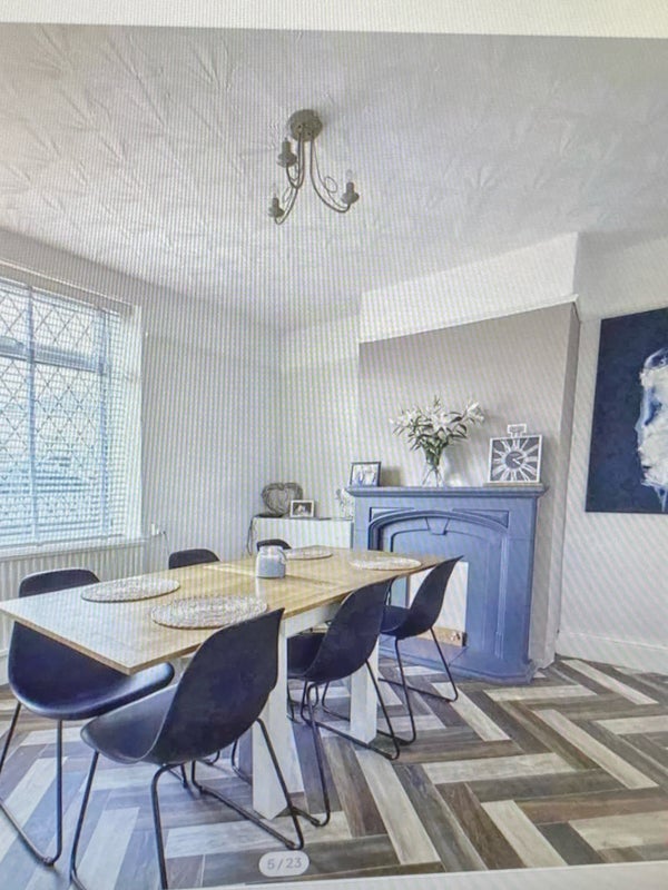 Room Hayes Road in Salford