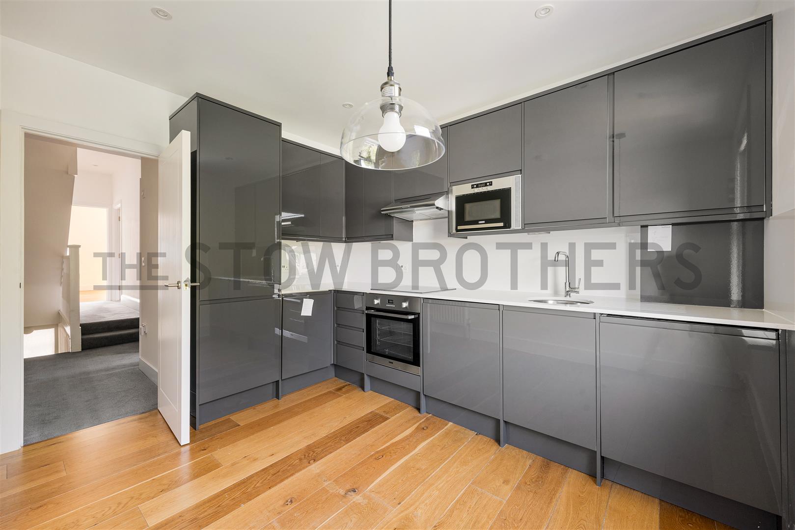 Flat Hurst Road in Greater London
