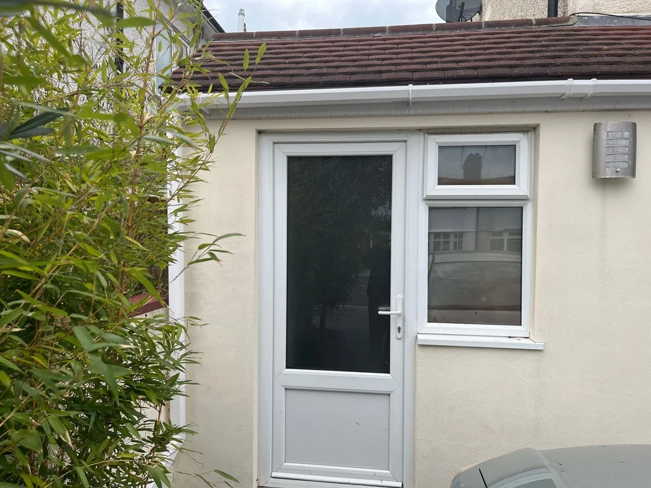 Flat Camrose Avenue in Greater London