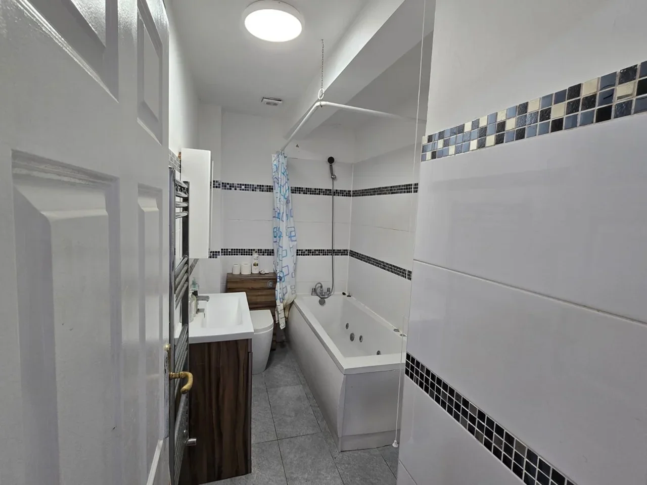 Room Fleetwood Road in Greater London