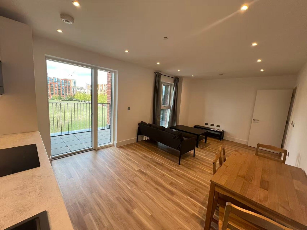 Flat Jura Close in Greater London