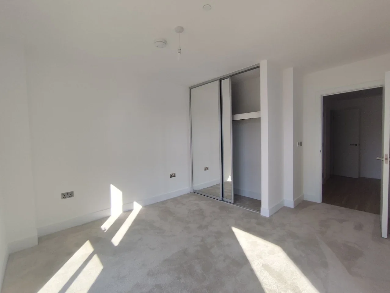 Flat Jura Close in Greater London