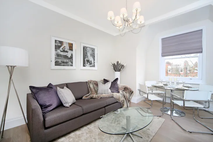 Flat Sloane Gardens in Greater London