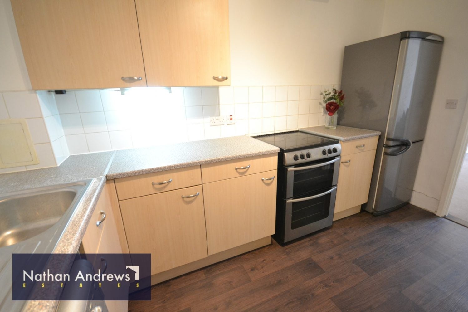Flat Bramley Road in Greater London