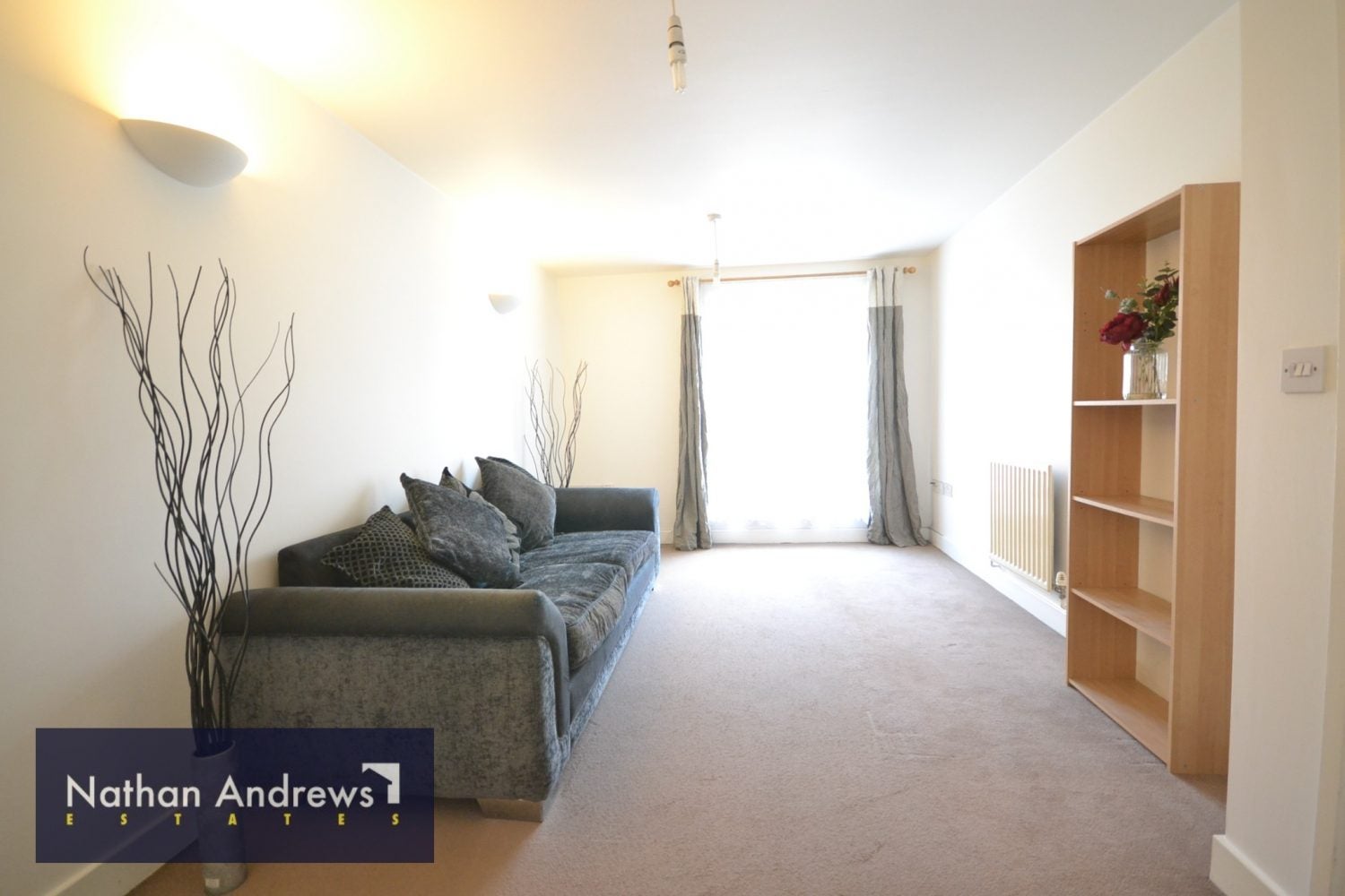Flat Bramley Road in Greater London