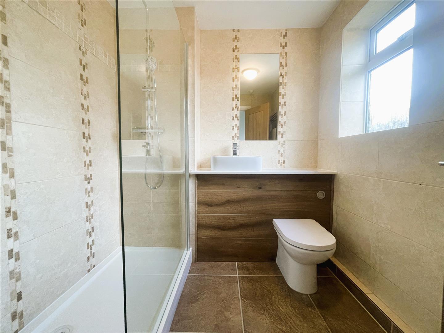 Flat Kenyon Walk in Gillingham