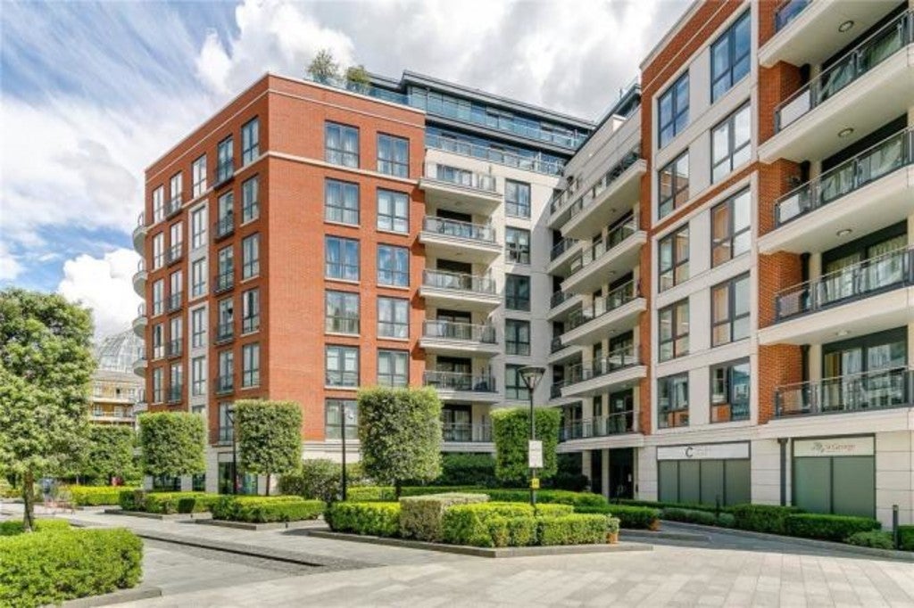 Flat Park Street in Greater London