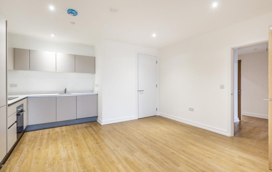 Flat Bond Way in Bracknell