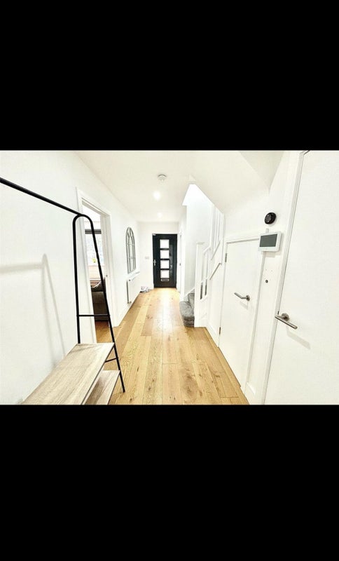 Room Wigram Road in Greater London