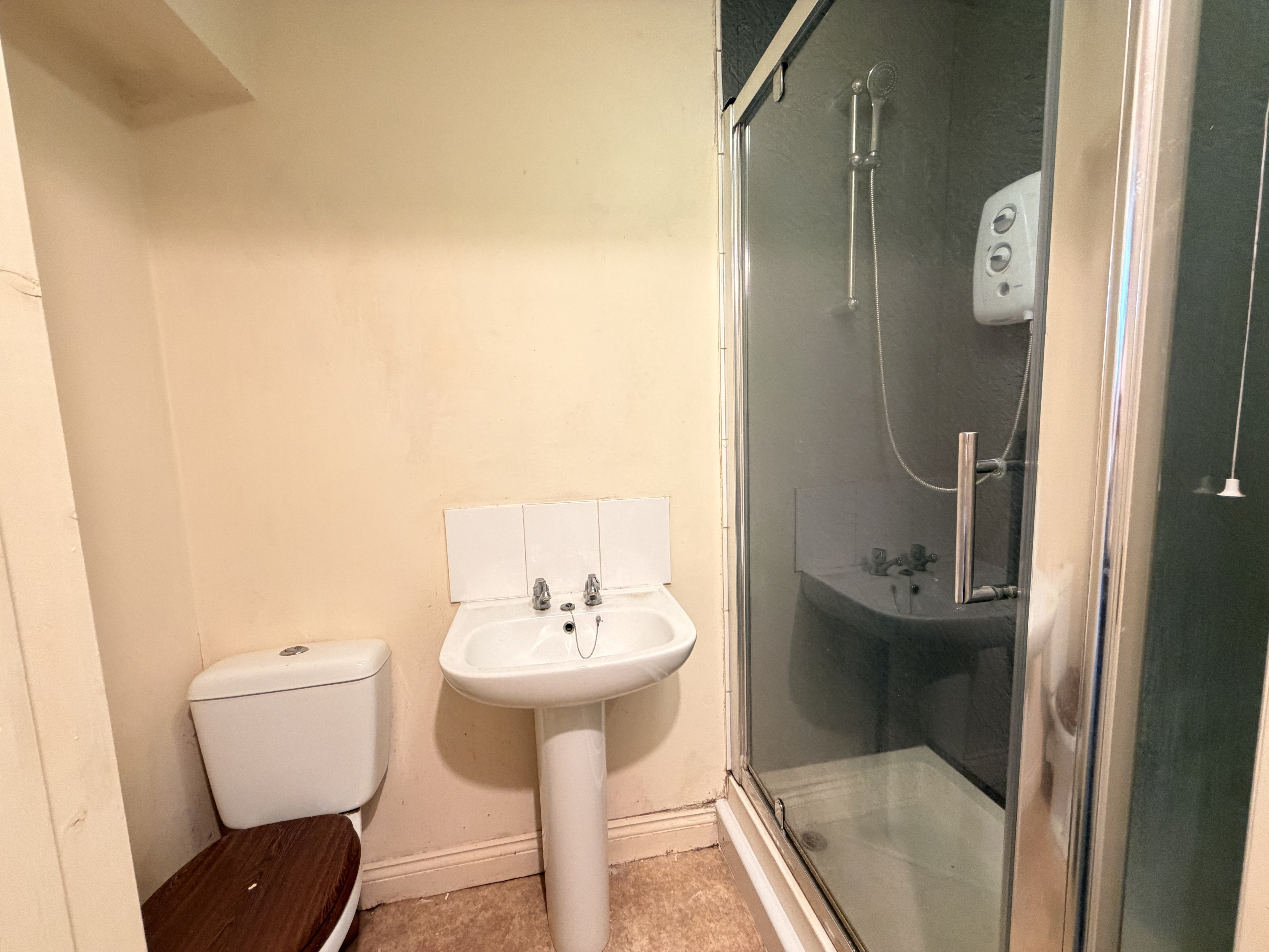 Flat Syston Way in Bristol