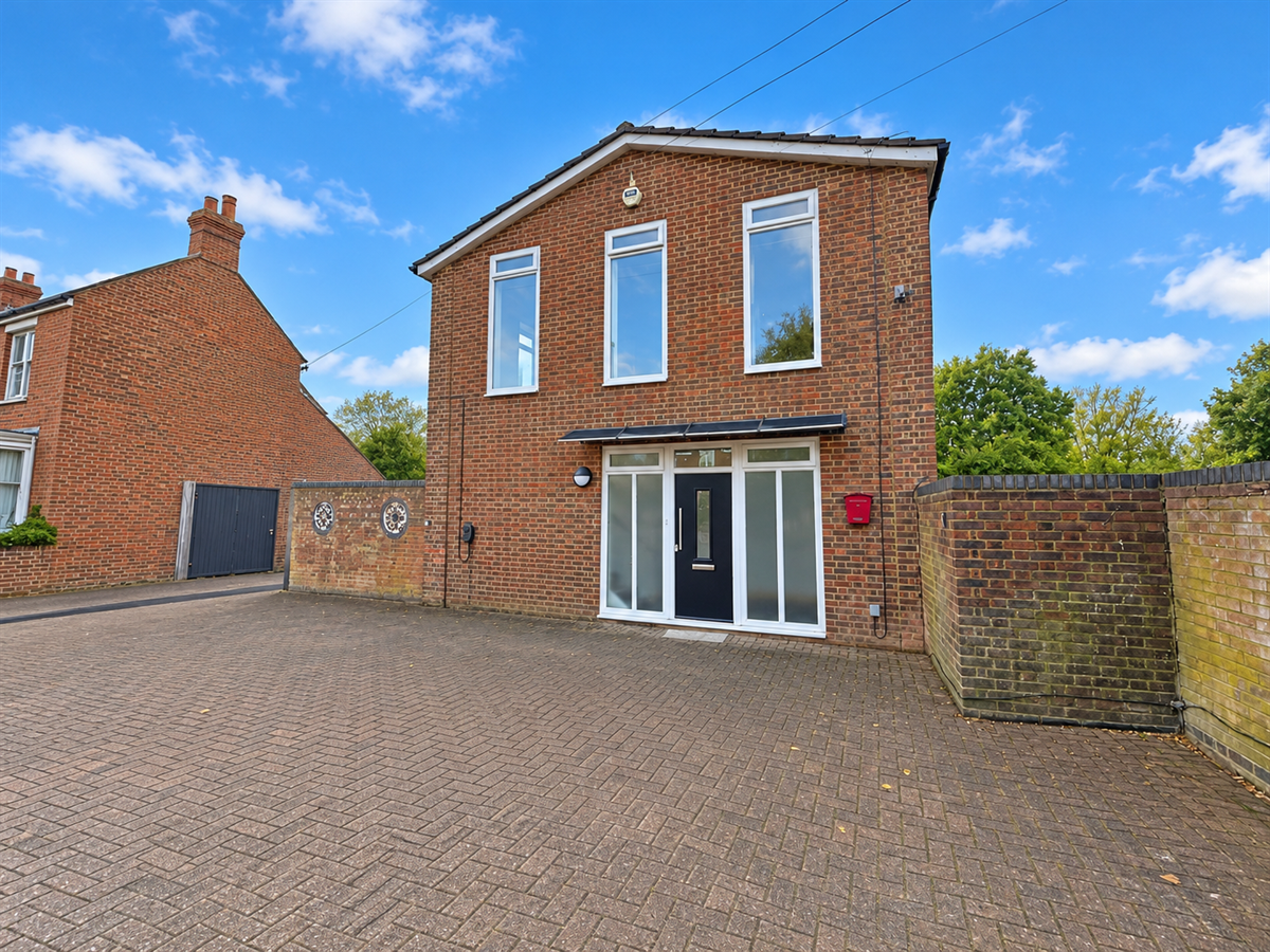 Flat Tranquada Close in Clapham