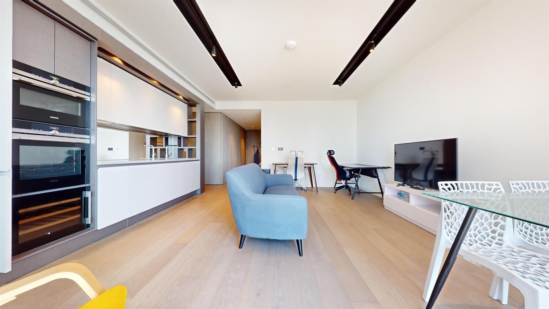 Flat Park Drive in Greater London