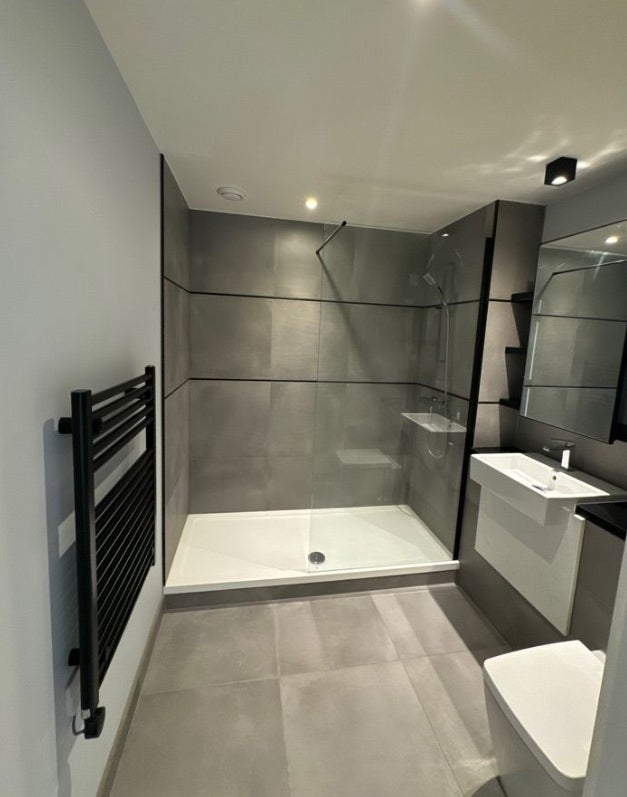 Flat Gillender Street in Greater London