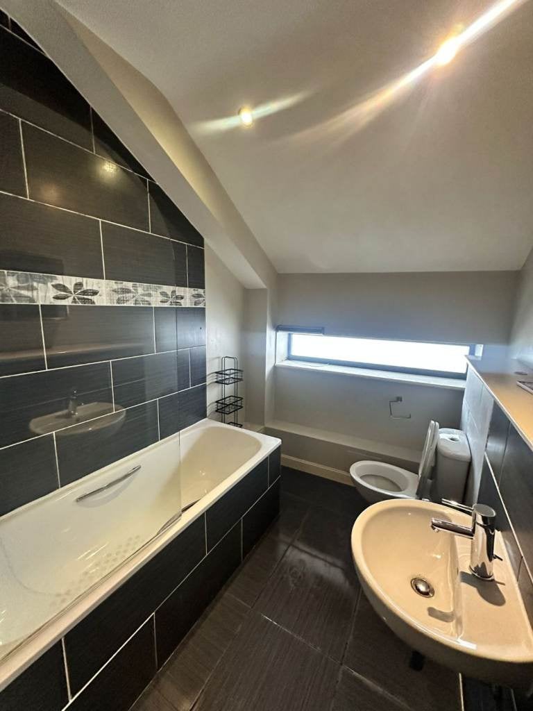 Flat Woodstock Road in Greater London