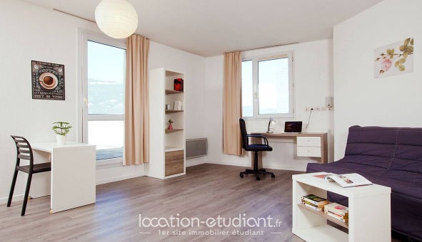 Flat Rue Pierre Semard in Grenoble